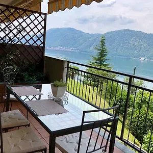 https://appartamento-con-bellissima-vista.it-lombardy.com